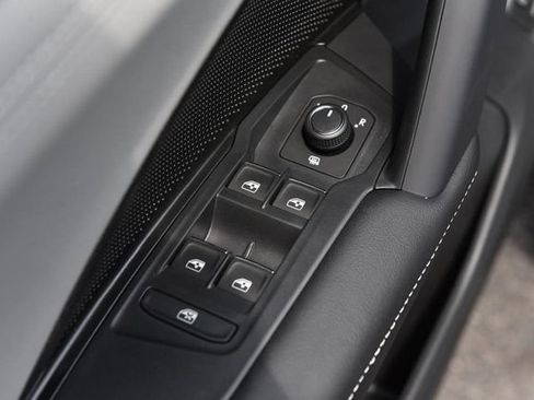 New 2026 Volkswagen Tiguan SE R-Line AWD/4WD image 8