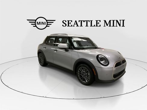 New 2026 MINI Cooper S image 2