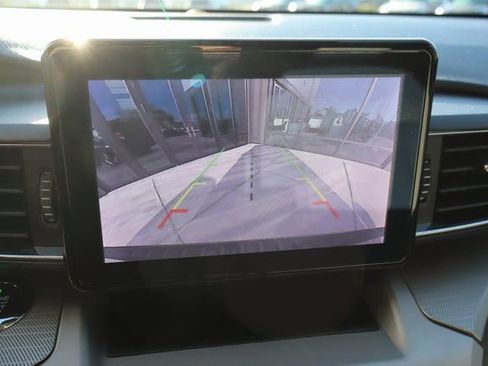 Used 2021 Ford Explorer XLT w/ Equipment Group 202A image 41