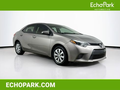 Used 2015 Toyota Corolla LE FWD image 1