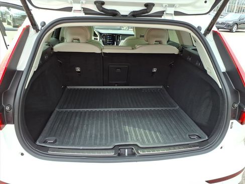 Certified 2022 Volvo V60 T5 Cross Country w/ Climate Package image 13