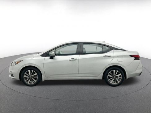 Used 2025 Nissan Versa SV FWD image 4