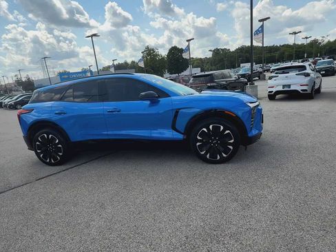 Used 2024 Chevrolet Blazer EV RS RWD image 9