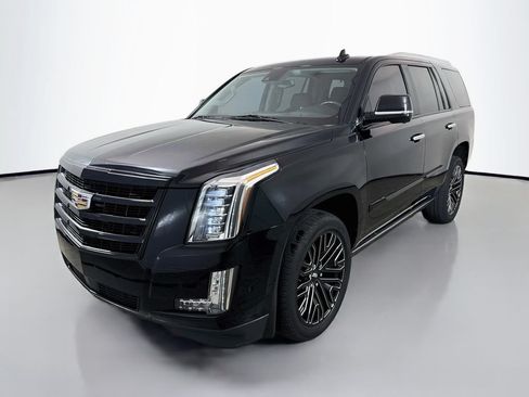 Used 2020 Cadillac Escalade Premium Luxury w/ Escalade Sport Edition AWD/4WD image 3