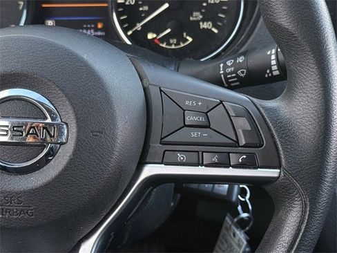 Used 2019 Nissan Rogue Sport S image 14