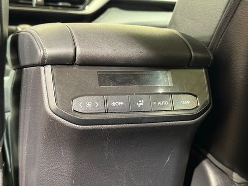 Certified 2022 Toyota Highlander XLE image 22