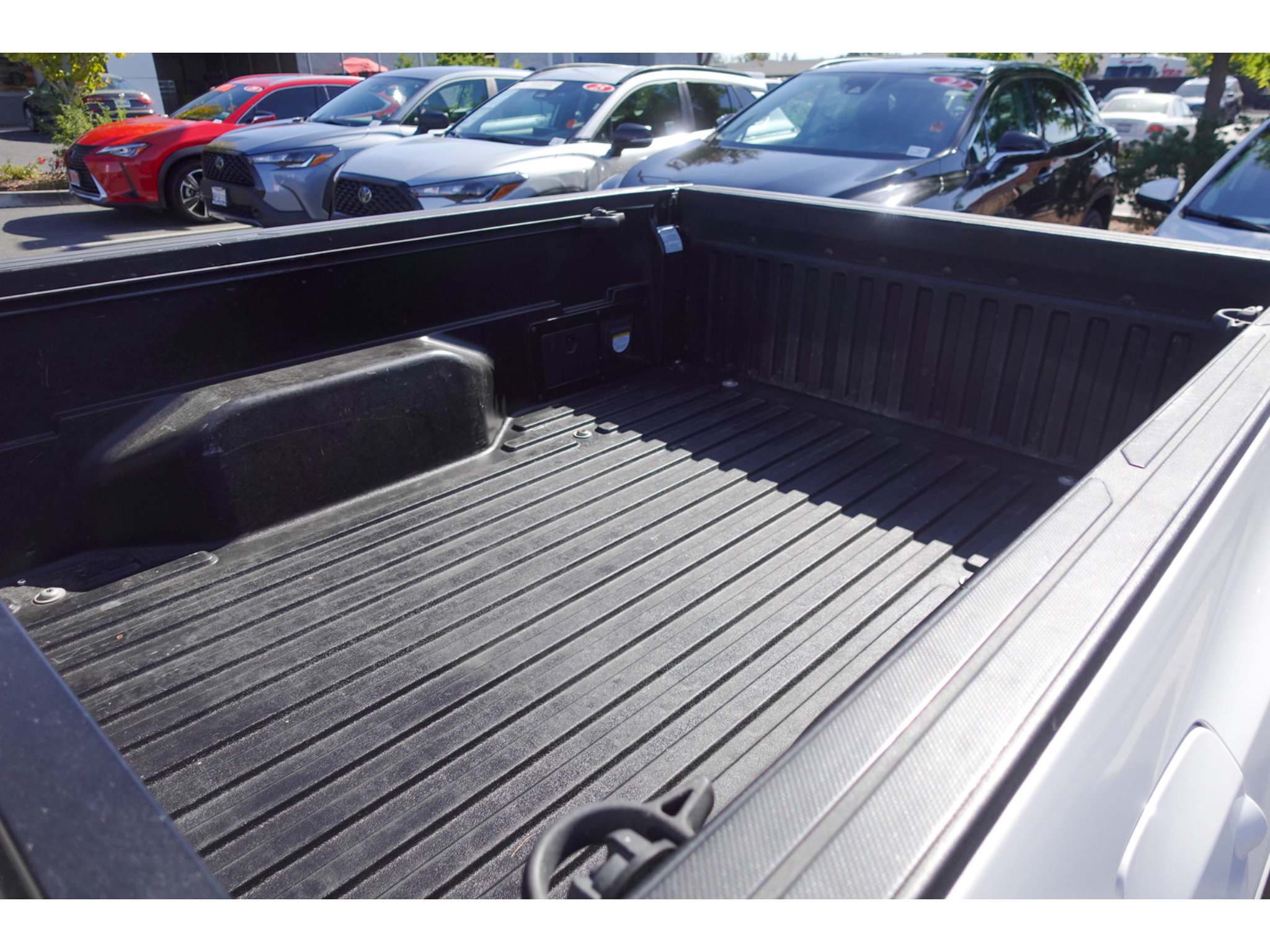 Used 2018 Toyota Tacoma TRD Off-Road w/ Technology Package AWD/4WD image 26