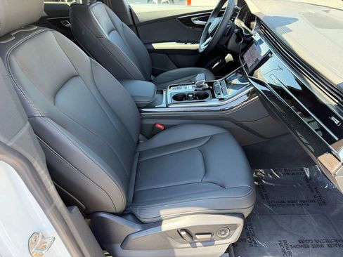 Certified 2025 Audi Q8 Premium Plus AWD/4WD image 17
