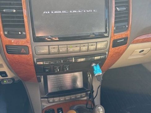 Used 2004 Lexus GX 470 image 10