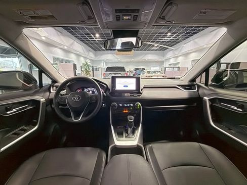 Used 2023 Toyota RAV4 XLE Premium image 15