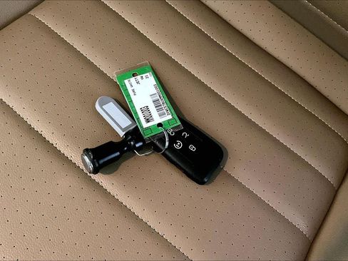 Used 2021 Volkswagen Jetta SE w/ SE Cold Weather Package image 14