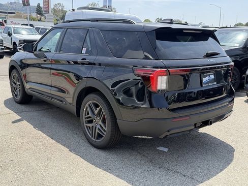 Used 2026 Ford Explorer ST-Line w/ ST-Line Street Pack RWD image 4