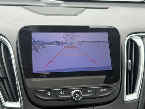 Used 2020 Chevrolet Malibu Premier FWD image 15