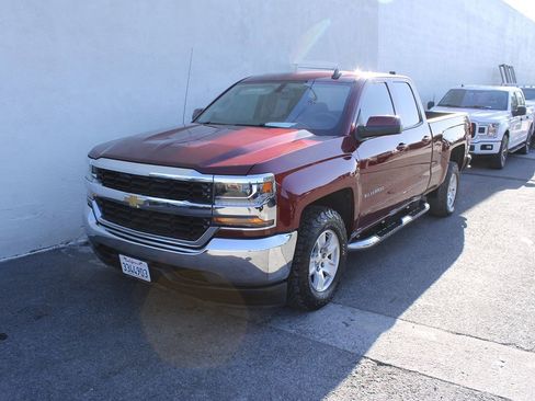 Used 2017 Chevrolet Silverado 1500 LT w/ Trailering Package image 3