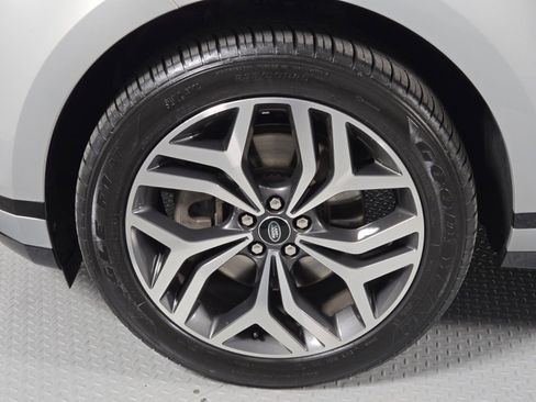 Used 2023 Land Rover Range Rover Evoque R-Dynamic SE AWD/4WD image 9