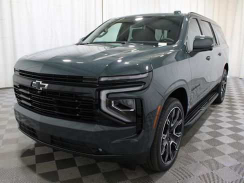 Used 2026 Chevrolet Suburban RST w/ RST Capability Package image 39