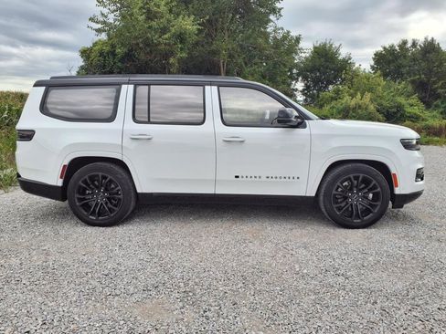 Used 2024 Jeep Grand Wagoneer Series III w/ Rear Seat Video Group 1 image 4