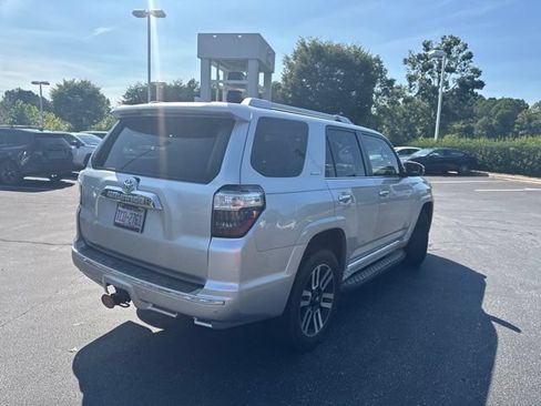 Used 2019 Toyota 4Runner Limited AWD/4WD image 4