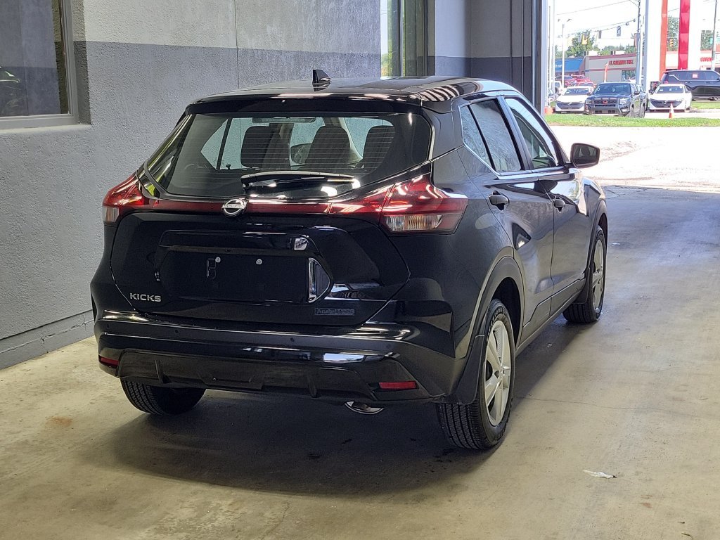 Used 2025 Nissan Kicks Play S FWD image 5