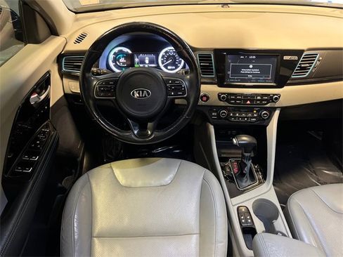 Used 2018 Kia Niro Touring image 18