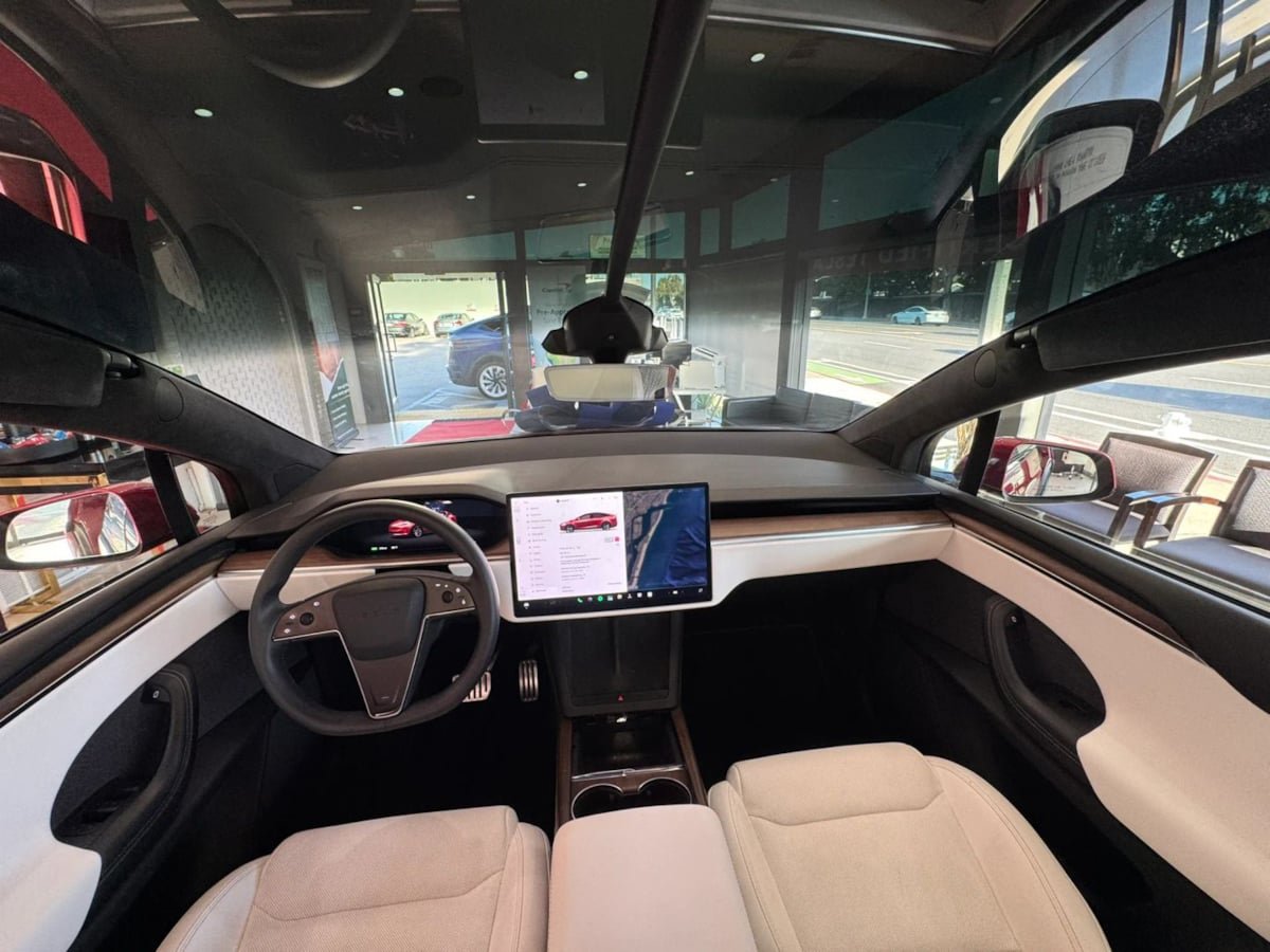 Used 2023 Tesla Model X AWD/4WD image 39