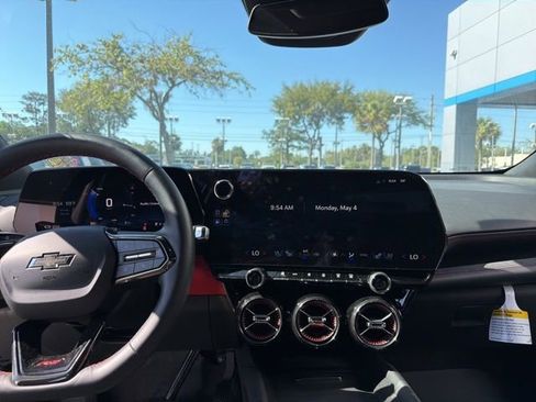 Certified 2025 Chevrolet Blazer EV RS AWD/4WD image 10