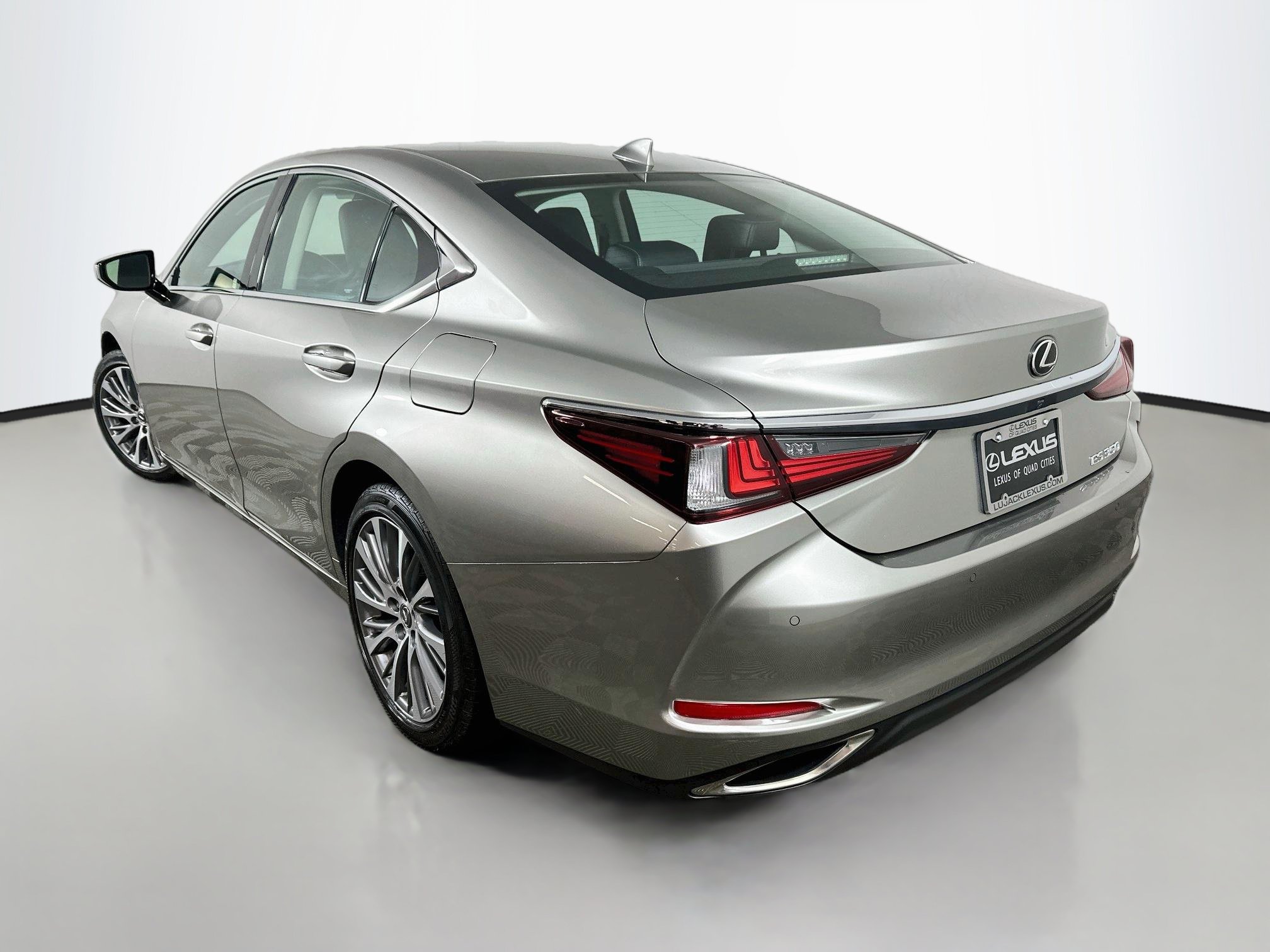 Used 2019 Lexus ES 350 w/ Premium Package FWD image 5