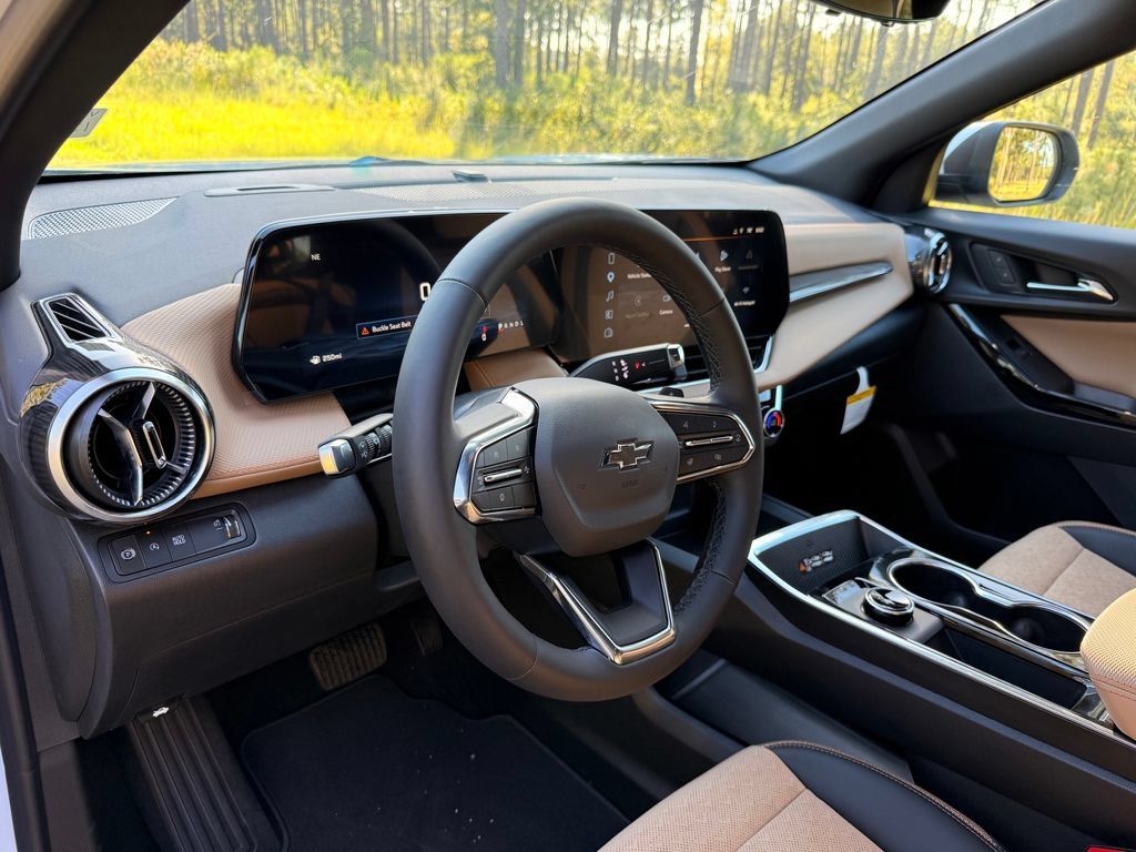 New 2027 Chevrolet Equinox ACTIV w/ Safety and Technology Package FWD image 15