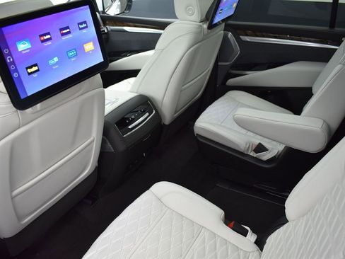 Certified 2026 Cadillac Escalade Platinum Sport w/ LPO, ONYX Package image 28