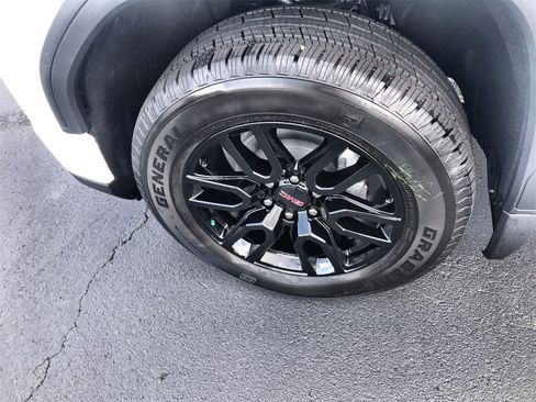 New 2026 GMC Sierra 1500 Elevation image 10