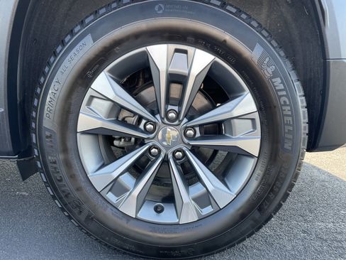 Used 2025 Chevrolet Equinox LT w/ Convenience Package II AWD/4WD image 24