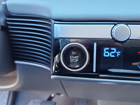 Used 2022 Hyundai Ioniq 5 SEL image 17