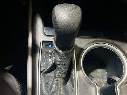 Used 2021 Toyota Camry LE w/ Carpet Mat Package (TMS) FWD image 12
