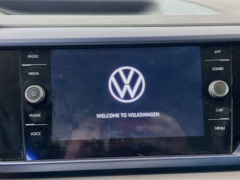 Used 2022 Volkswagen Taos SE image 14