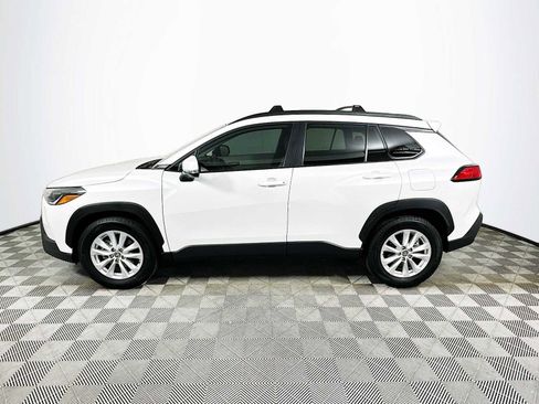 Used 2024 Toyota Corolla Cross LE w/ Moonroof Package AWD/4WD image 4