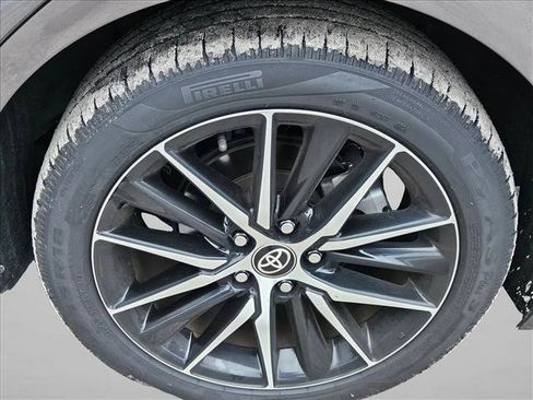 Used 2024 Toyota Camry SE FWD image 5