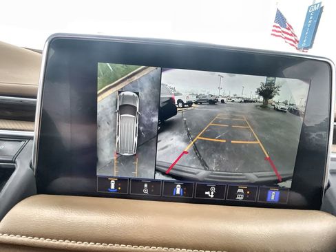 Used 2023 Chevrolet Suburban Premier RWD image 15