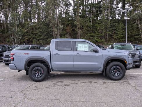 New 2025 Nissan Frontier PRO-4X w/ Pro Convenience Package image 4