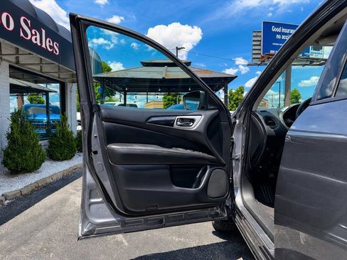 Used 2020 Nissan Pathfinder S AWD/4WD image 20