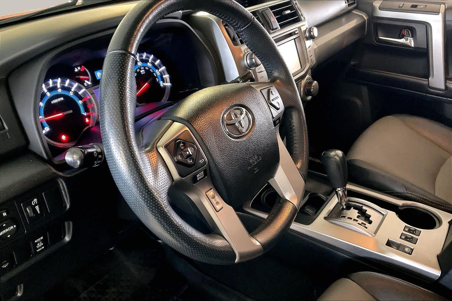 Used 2017 Toyota 4Runner SR5 Premium RWD image 15