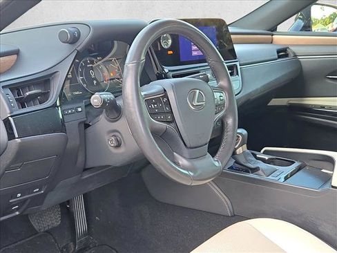 Used 2024 Lexus ES 350 w/ Premium Package FWD image 9