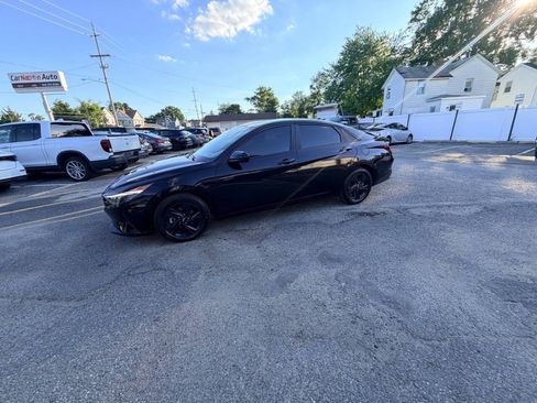 Used 2023 Hyundai Elantra SEL FWD image 41