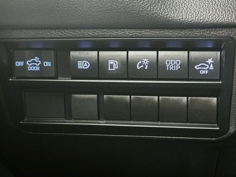Used 2024 Toyota Tundra Limited AWD/4WD image 16