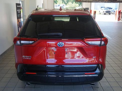 Used 2024 Toyota RAV4 SE w/ Weather & Moonroof Package AWD/4WD image 16