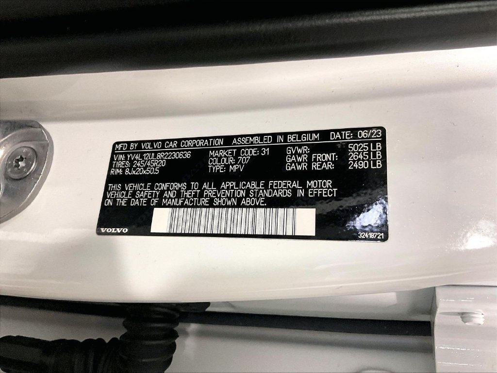 Used 2024 Volvo XC40 B5 Plus w/ Protection Package Premier AWD/4WD image 36