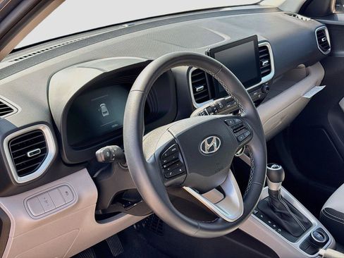 Certified 2025 Hyundai Venue SEL FWD image 23