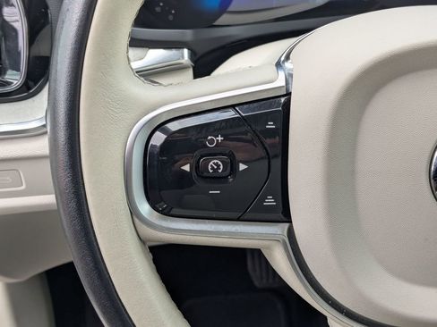 Used 2025 Volvo V60 B5 Cross Country Plus image 18