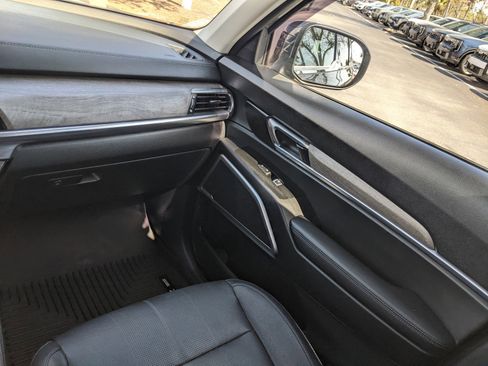 Certified 2022 Kia Telluride EX w/ EX Premium Package image 15