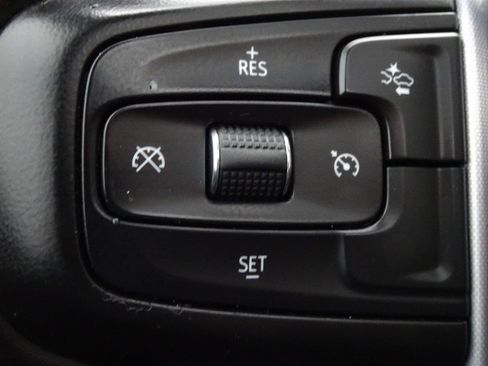 Used 2023 GMC Yukon SLT image 17