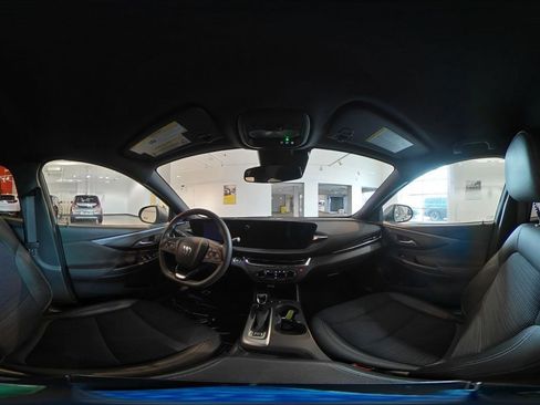 Used 2025 Buick Envista Preferred image 41